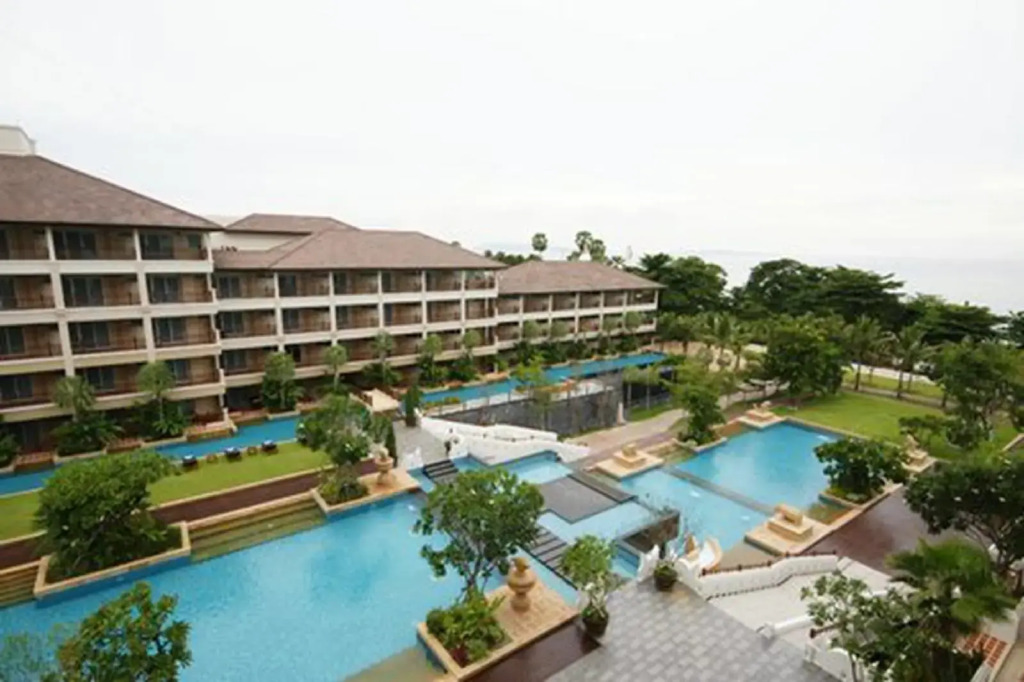 The Heritage Pattaya Beachfront Resort