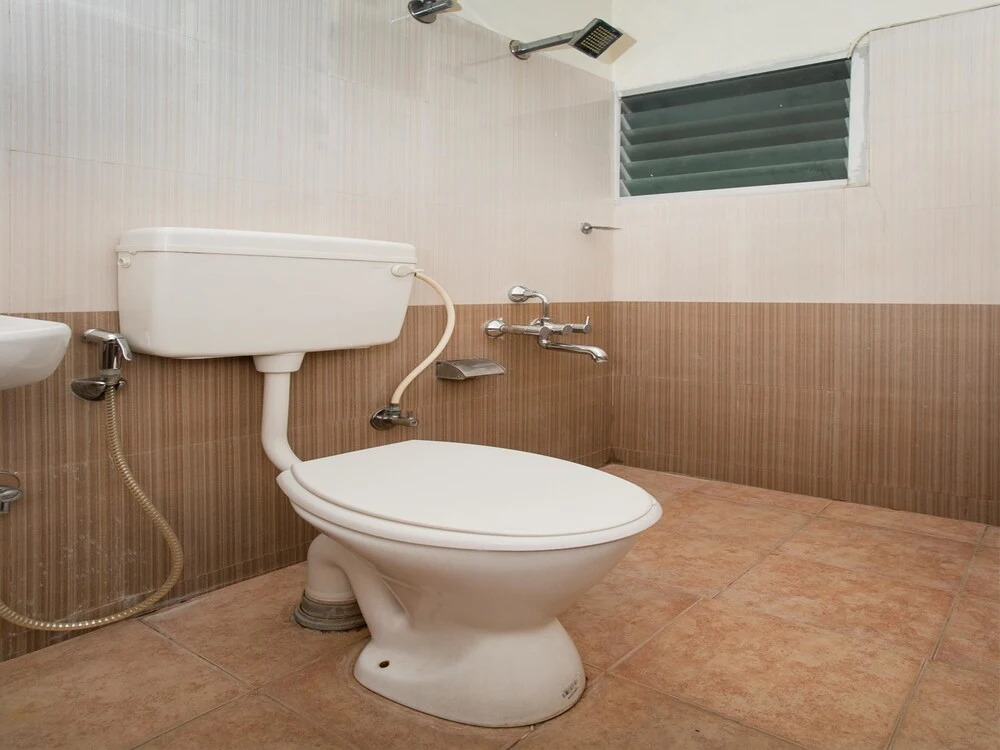 OYO 15711 Athiti Residency