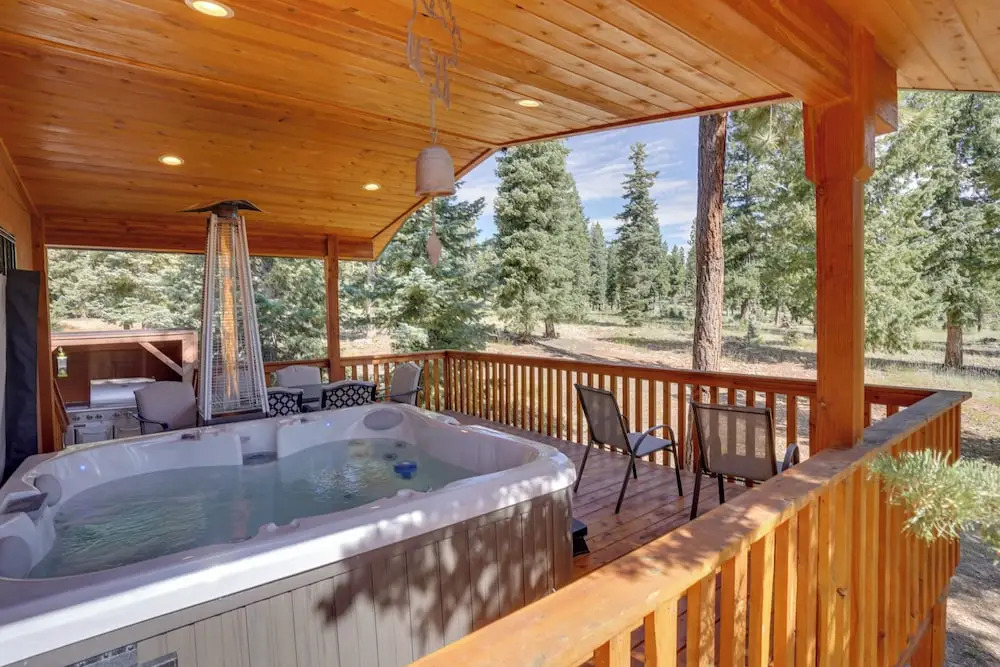 Spacious Duck Creek Village Cabin w/ Hot Tub