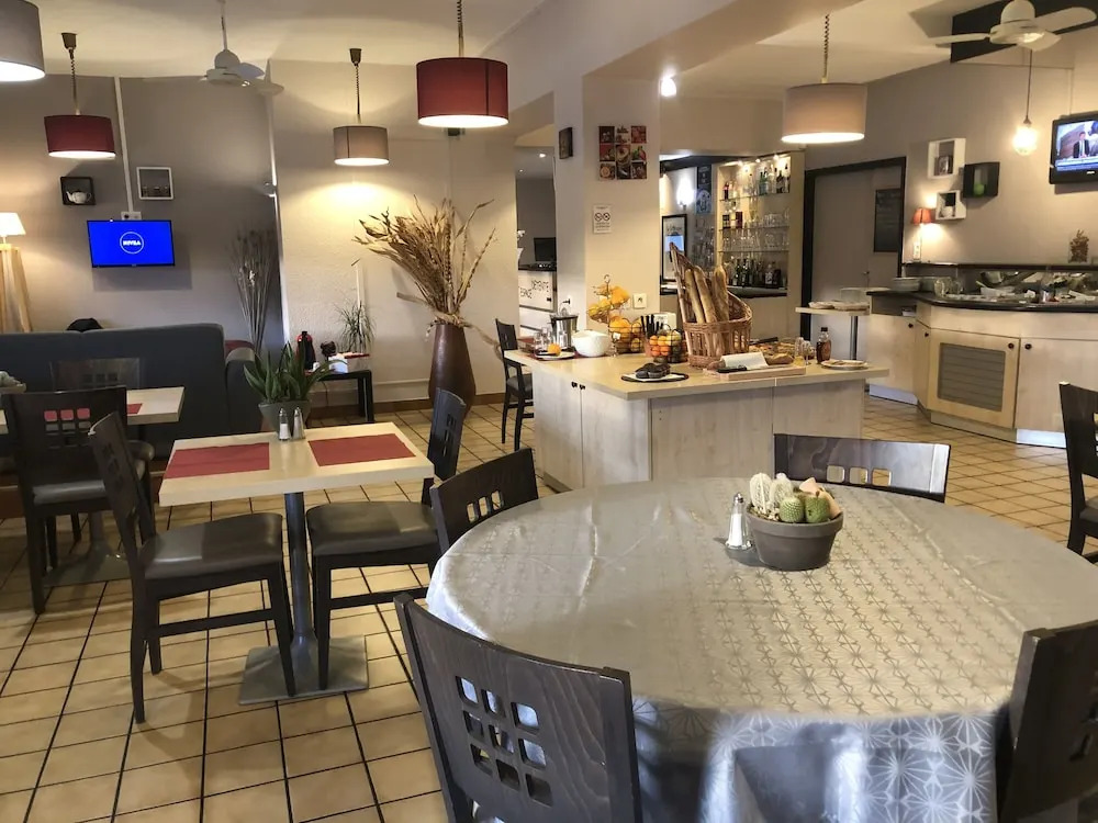 Hotel Kyriad BESANCON - Palente