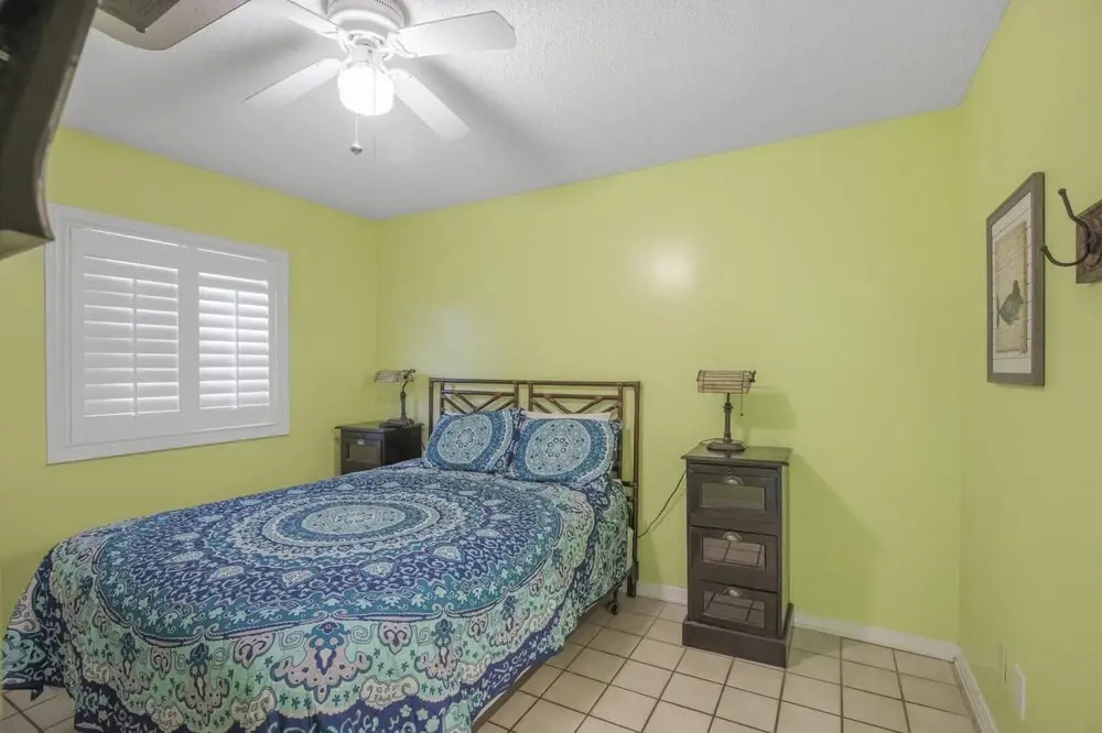 Spectacular views with numerous amenities and pools on sands of Orange Beach