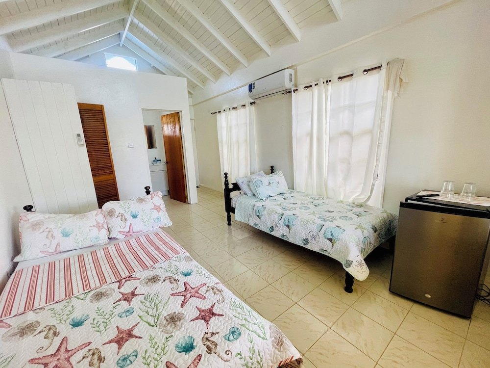 Dennis Hideaway