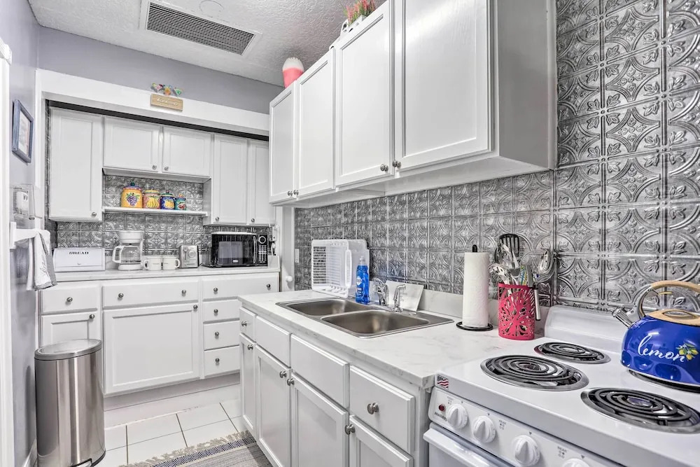 Stuart Apartment w/ Patio Near St Lucie River!