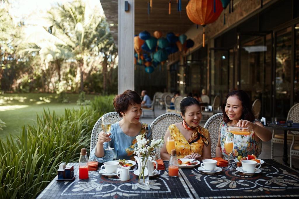 Salinda Resort Phu Quoc - Sparkling Wine Breakfast
