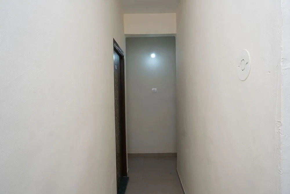 SPOT ON 37095 Sai Sidhi Lodge