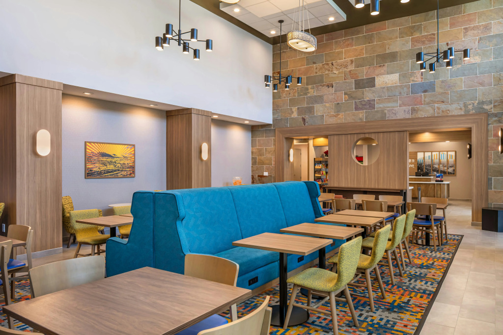Hampton Inn & Suites Riverside/Corona East