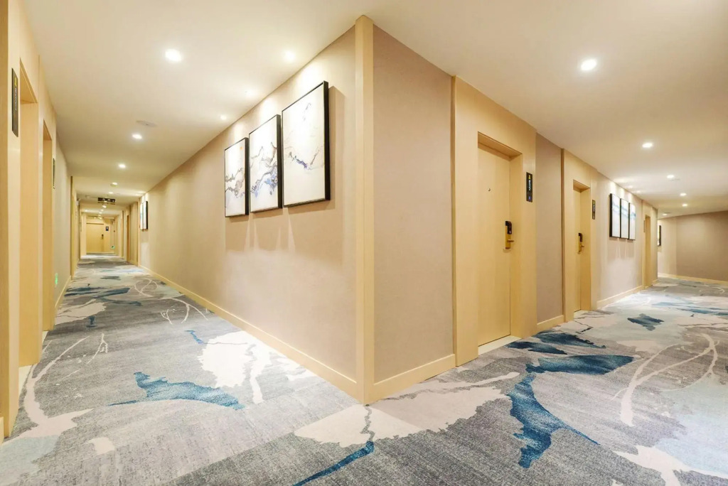 Super 8 Hotel (Wanzhou Wanda Plaza Gaosuntang Pedestrian Street Store)