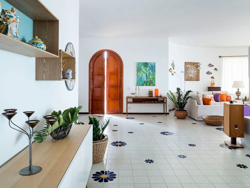 Gorgeous Villa With Whirlpool Bath and Breathless View, Near the Sea