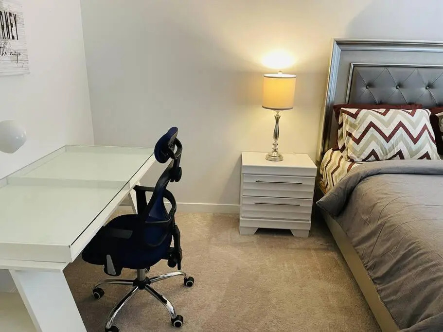 Charming 3BR Detached House in Stonebridge