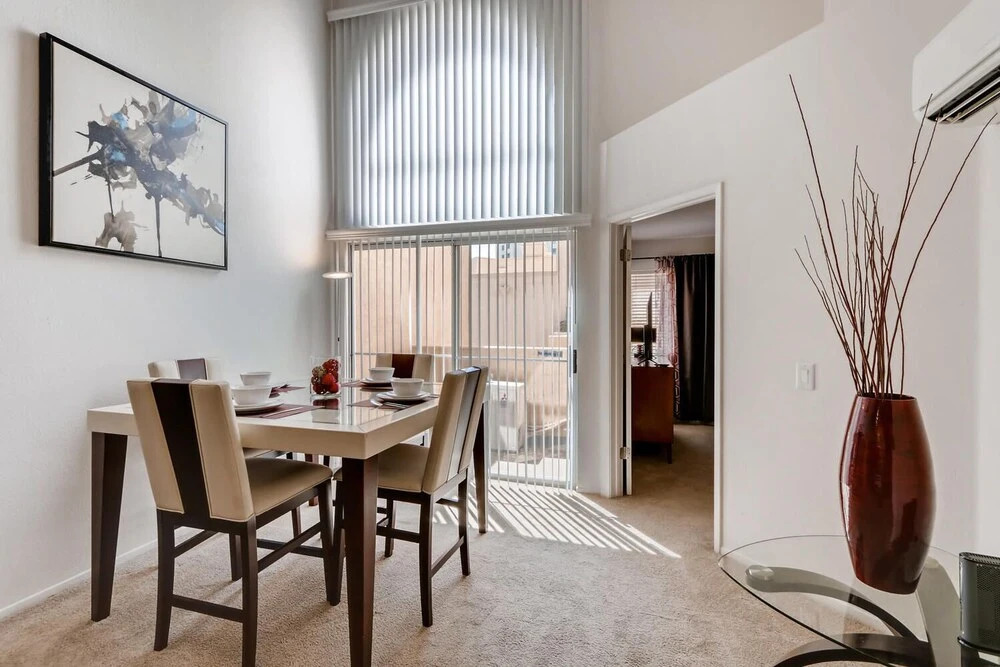 H2 -NEW Gorgeous Downtown San Diego 1 Bedroom + Upstairs Bedroom Loft!