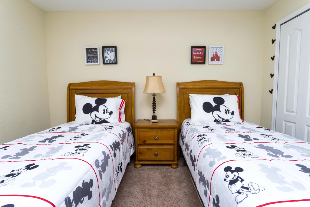 Splendid 4 Bedroom w Pool Close to Disney 3049 Paradise Palms Resort