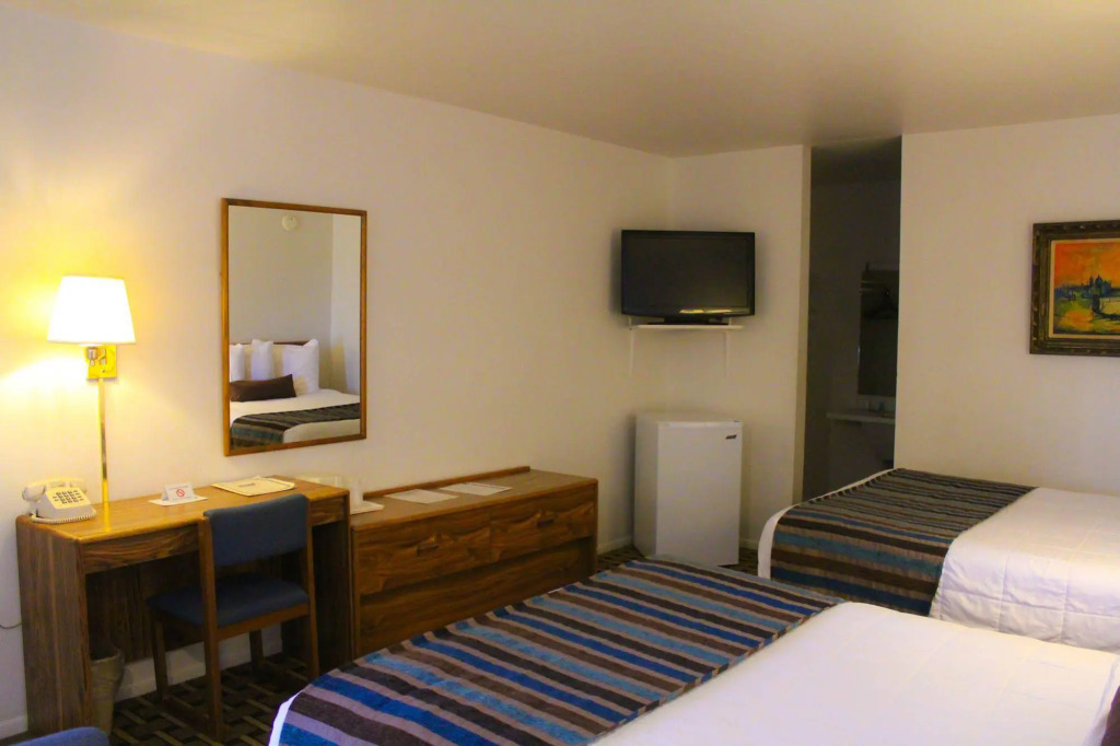 Chaparral Motor Inn