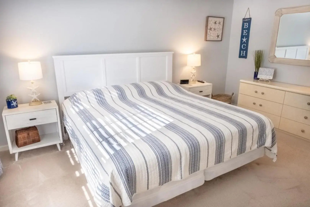 Shore Club Cottage 9684