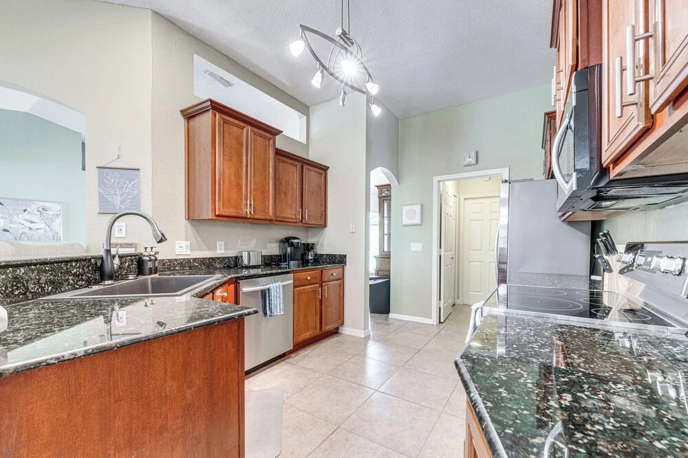 Pet-friendly Florida Home w/ Patio + Gas Grill!