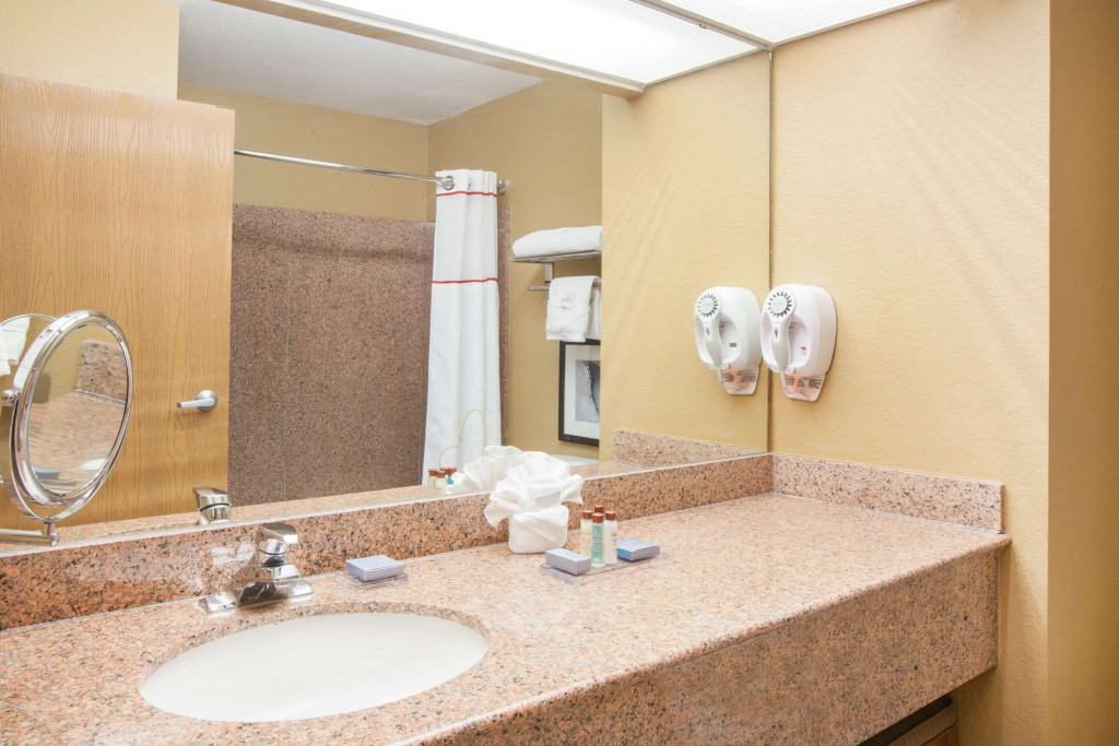 Hawthorn Extended Stay by Wyndham Corpus Christi