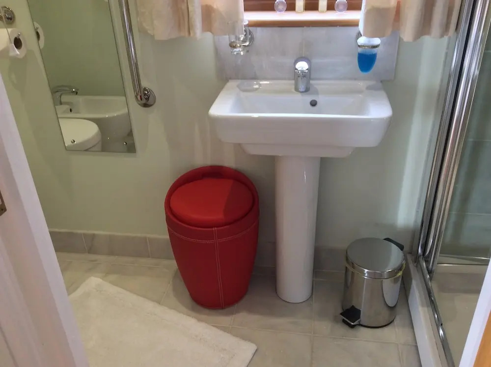 The Luxury Bluebell Apartment Suite With Wheelchair Access