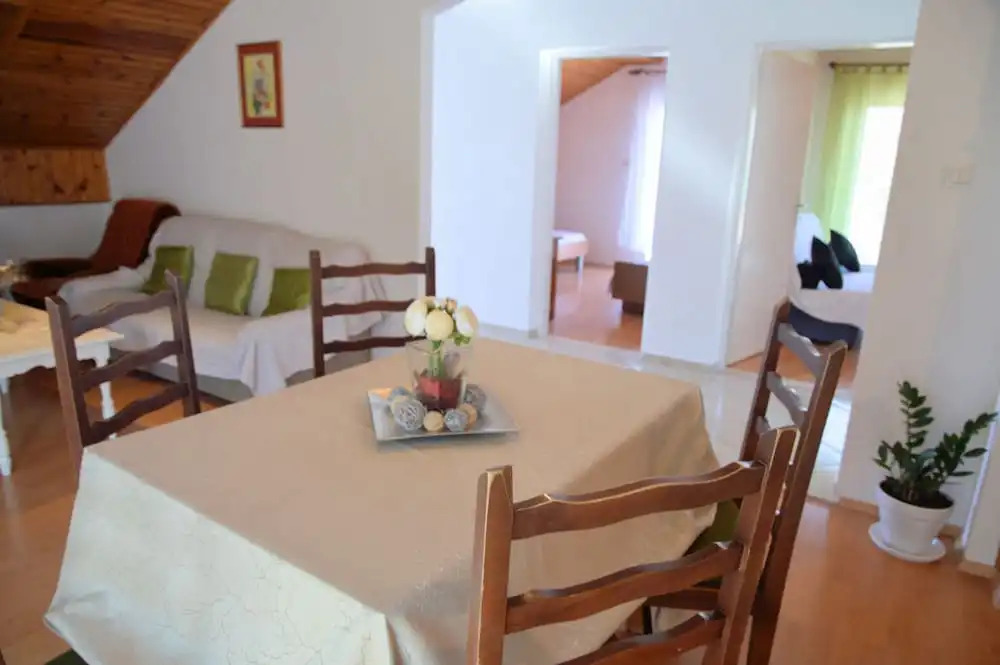 Mira - Apartment With 2 Parking Places - A1