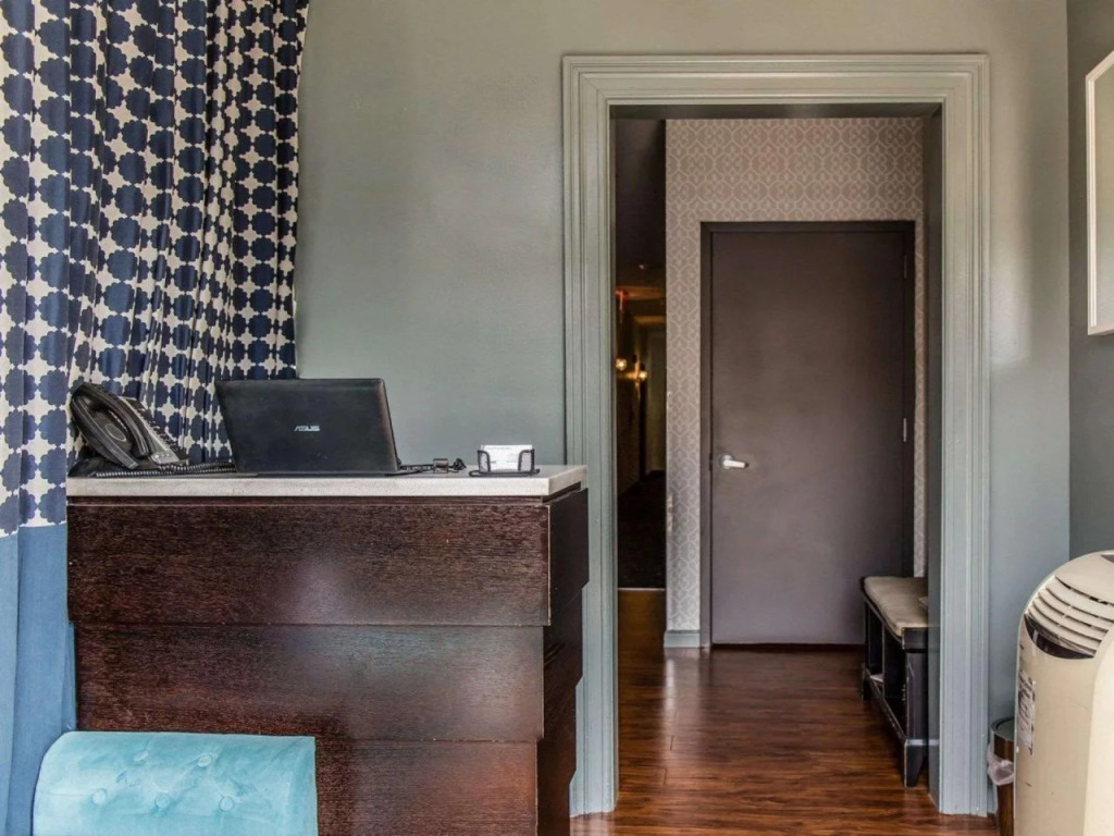 Essence hotel