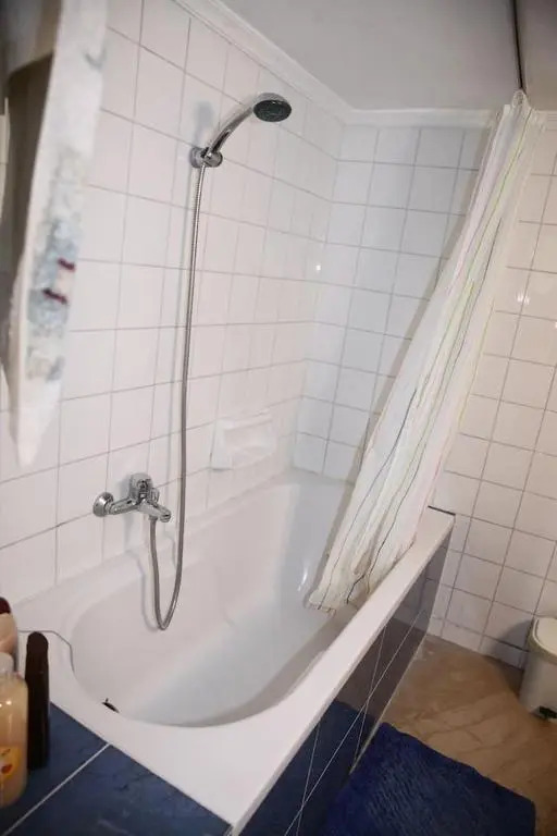 Cozy/Comfortable flat 50 sq flat, 15' from city's centre. Great VFM!
