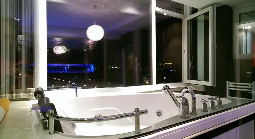 Panoramic Studio - Jacuzzi & Parking