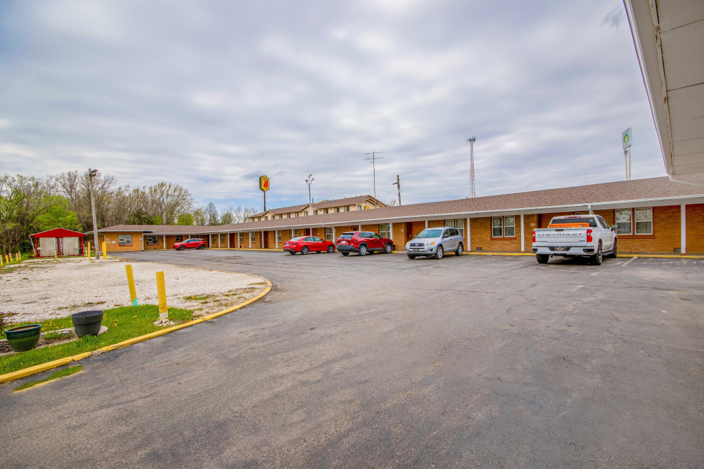 Travelier Motel