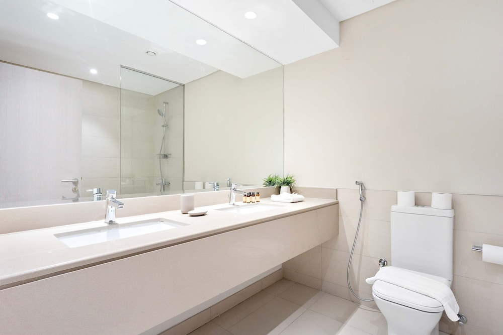 Silkhaus Unique Deal Modern 2bdr Canal View