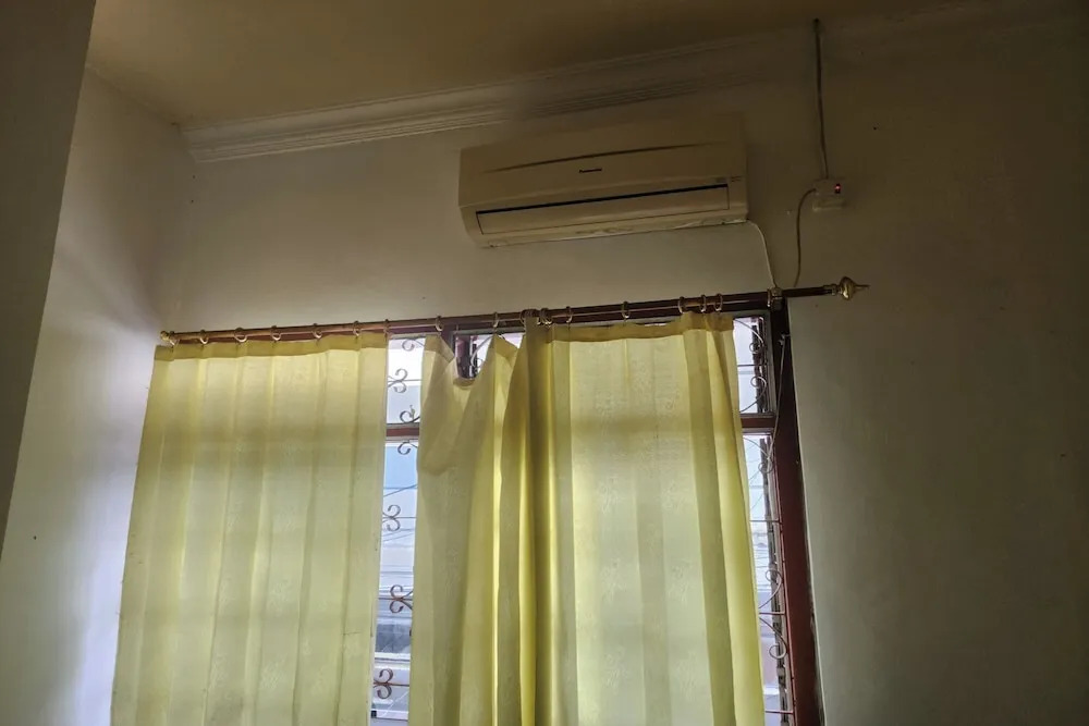 OYO Life 93979 Gubeng Homestay Syariah