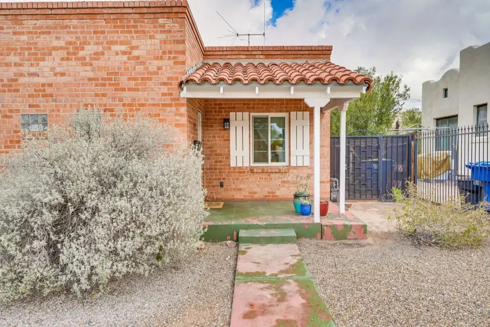 Stylish Tucson Townhome < 1 Mi to Arizona Stadium!