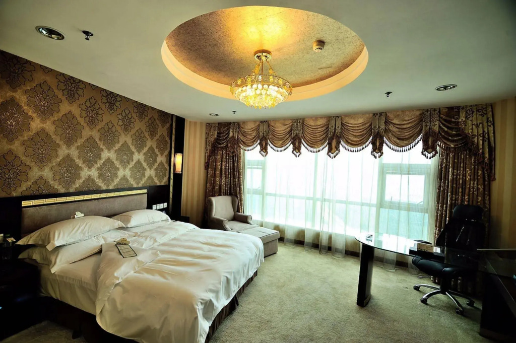 Vienna International Hotel Shandong Yantai FTA Jinshatan Xingyi Square