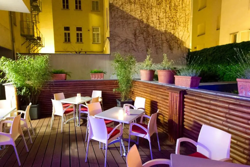 Hotel Boltzmann