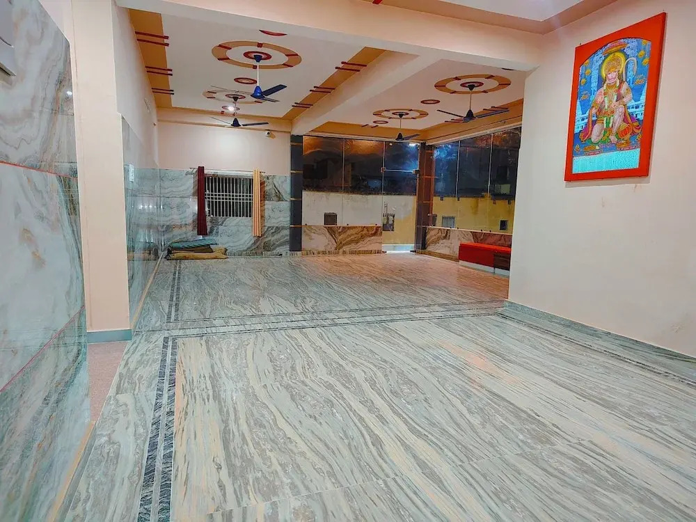 Shree Venkatesh Niliyam 300 M Ram Temple