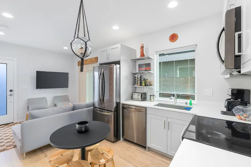 The Sweetest Suite - 91 Walkscore