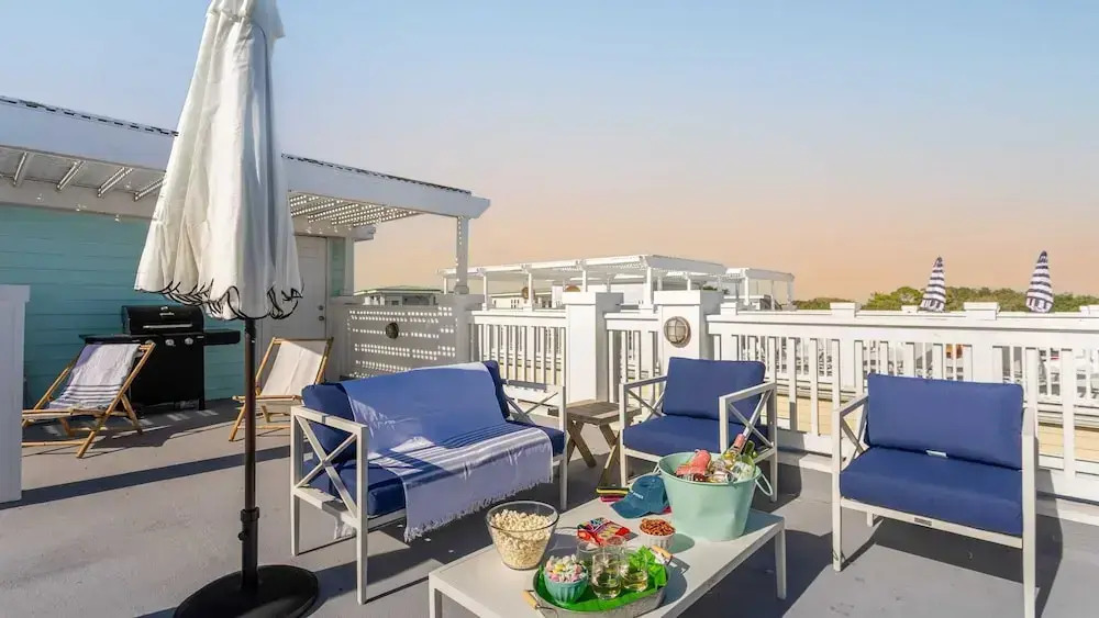 Sea Shell by Avantstay Breezy Beachside Getaway w/ Rooftop Deck & 6 BRs