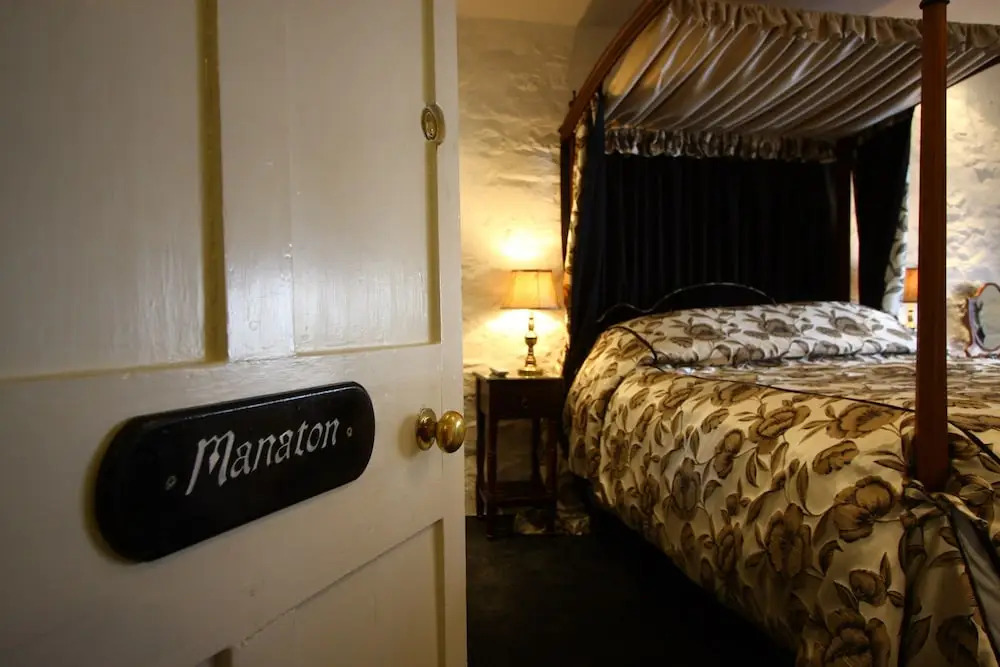 The Oxenham Arms Hotel Devon