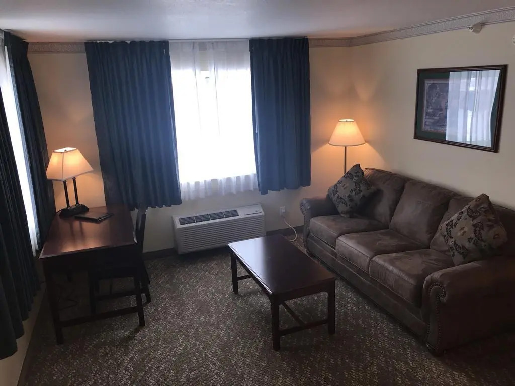 Yellowstone Lodge