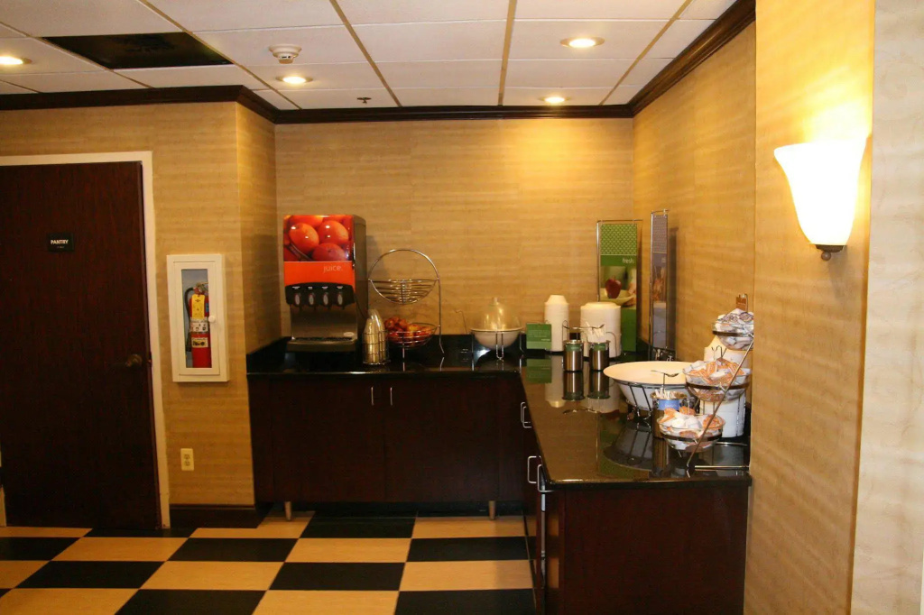 Holiday Inn Express - Newark Airport - Elizabeth by IHG