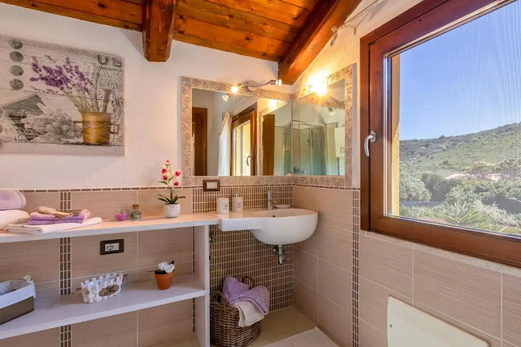 Villa Saige , piscina con idromassaggio