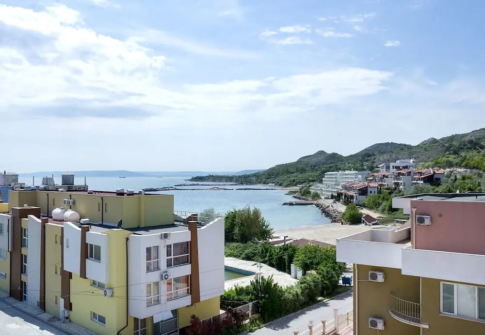 FM Luxury 1-BDR Apartment - White Lagoon in Apartcomplex Magnolia