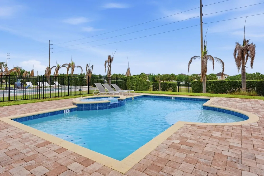 4BR Getaway, Spacious, Beautiful, Great Location