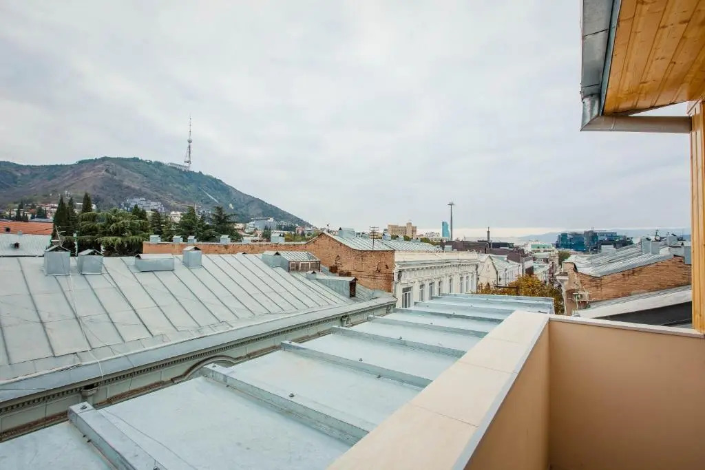 Galaktionis Apartment.3 min to Liberty Square