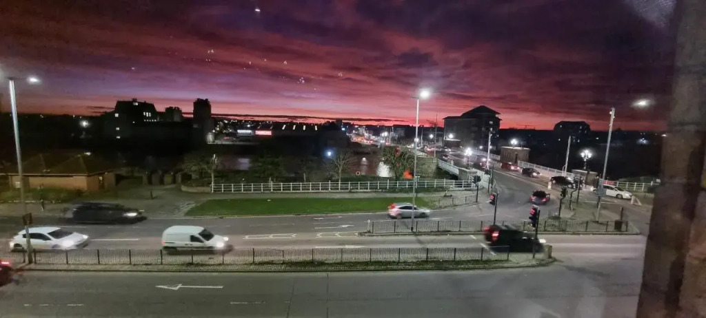 Entire Two Bedrooms Flat with Nice View H2