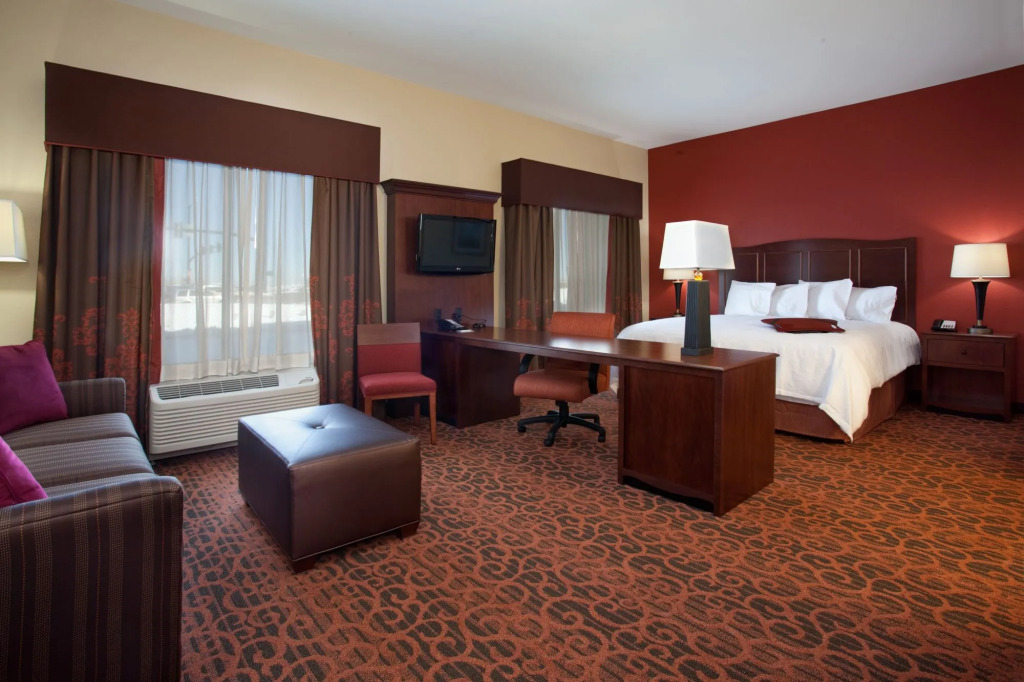 Hampton Inn and Suites Denver/South-RidgeGate