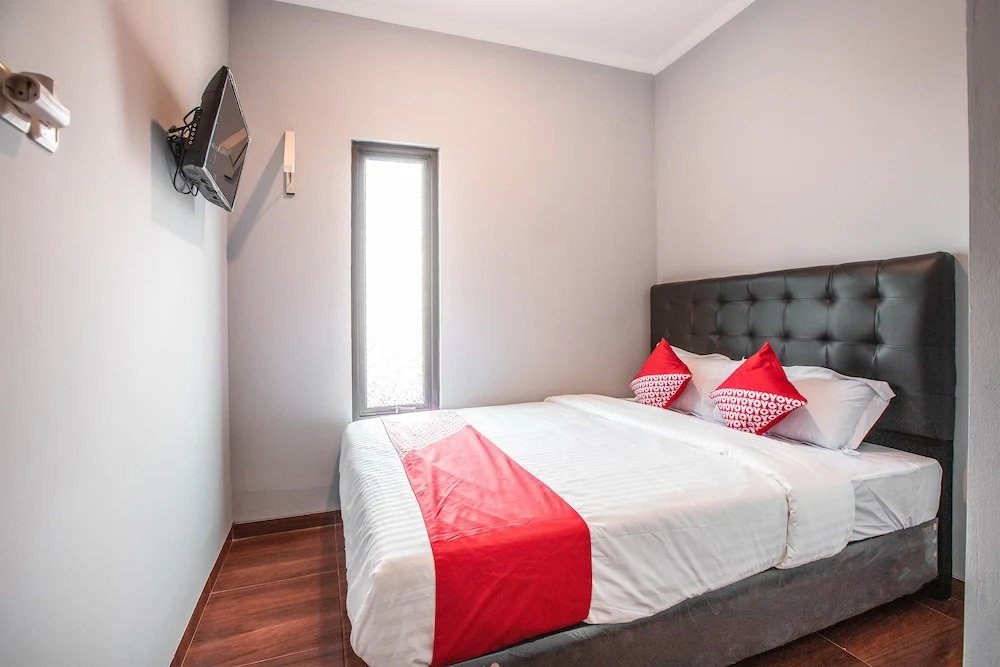 Urbanview Hotel Arafuru Residence Duren Sawit