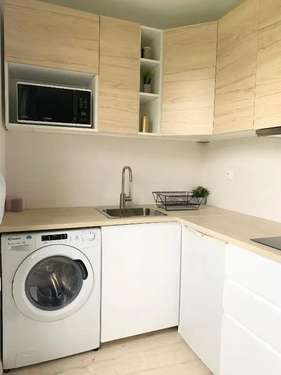 Chaleureux Studio 30m2 - Au pied de la Gare - PARKING