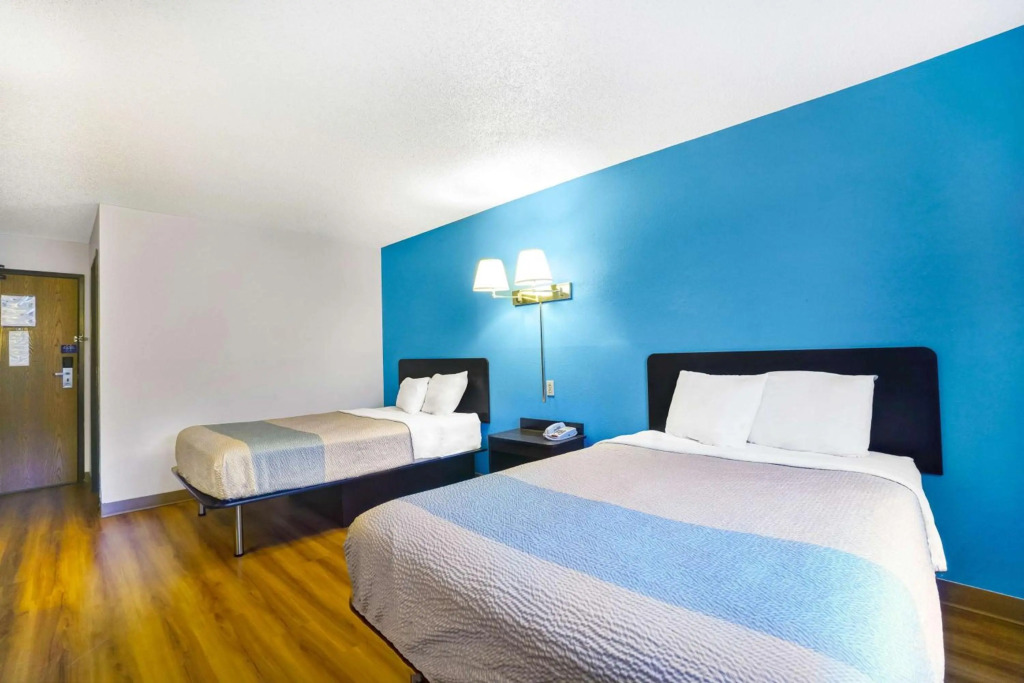 Motel 6-Montoursville, PA - Williamsport