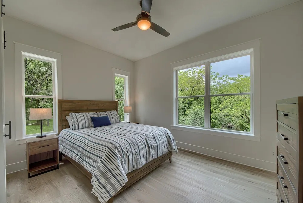 Cl 2849 River Escape At Horseshoe Falls 4 Bedroom Home by RedAwning