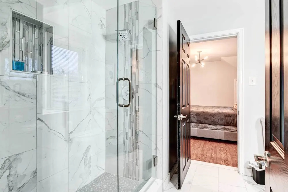 Luxurious Detroit Home - Walk to Golf and Park!