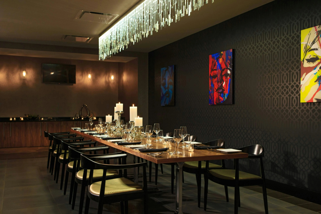 Renaissance Cincinnati Downtown Hotel