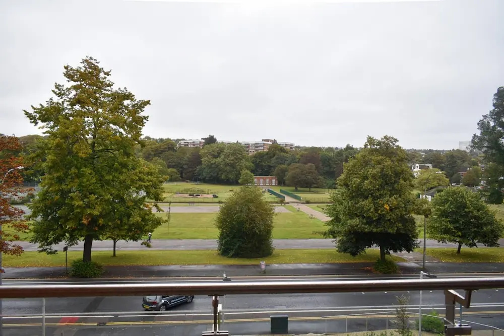 Modern 1 Bedroom Apartment With Balcony By Preston Park