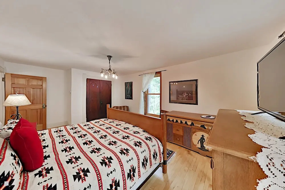 4BR Luxury Log - 4 Br Home